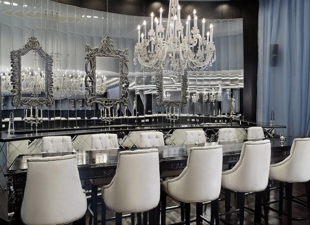 Sun City Hotel - The Gabriel Каир Экстерьер фото The bar at the SLS Las Vegas